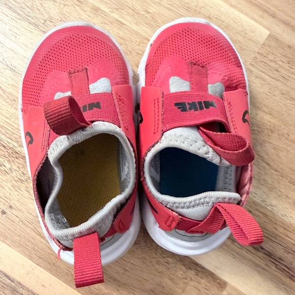 Nike Flex Runner 2 Toddler Sneakers – University Red/Black – Size 5C - Picture 8 of 8